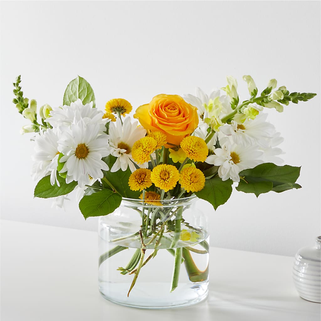 Sun Salutation Bouquet – Greater Kansas City Flower Shop, Kansas City MO