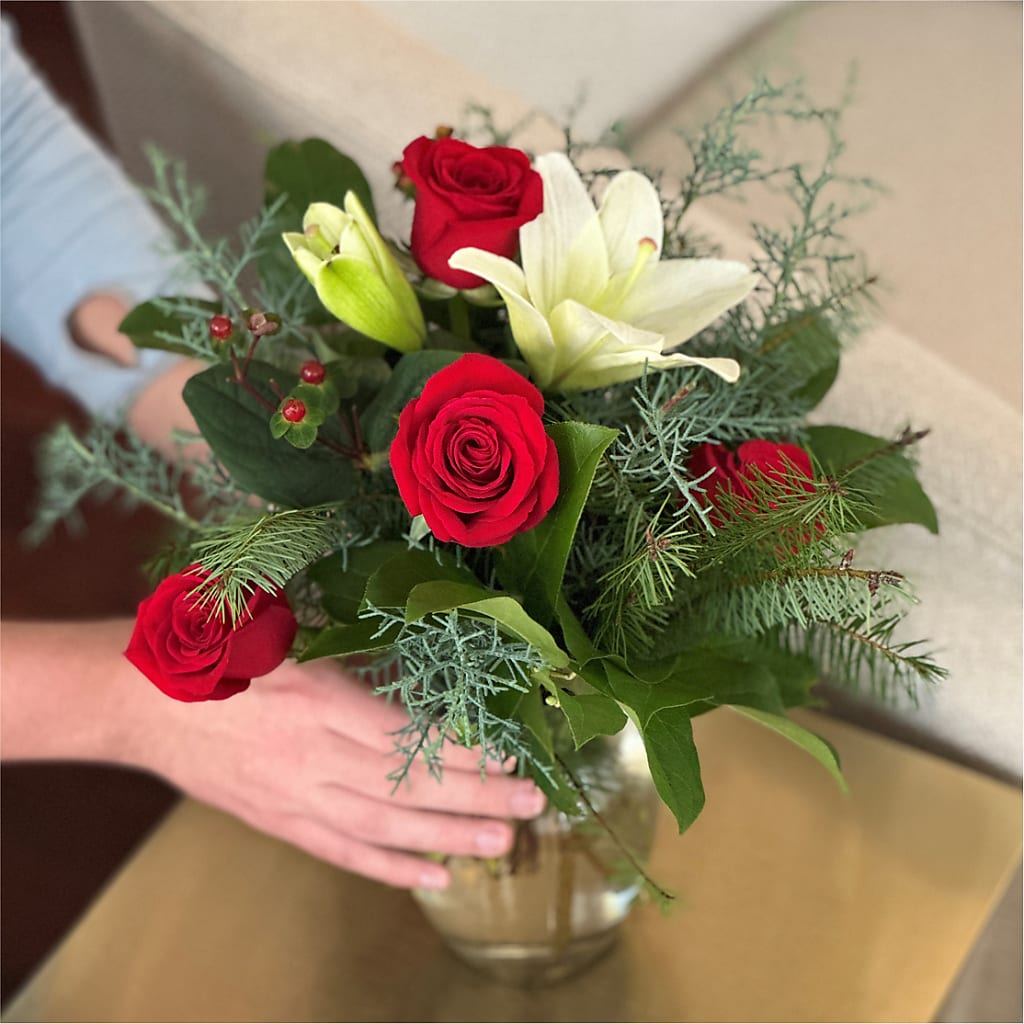 Glittering Lights Bouquet – Greater Kansas City Flower Shop, Kansas City MO