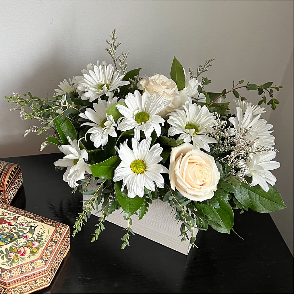 Fresh Linen Box Bouquet –  Greater Kansas City Flower Shop, Kansas City MO