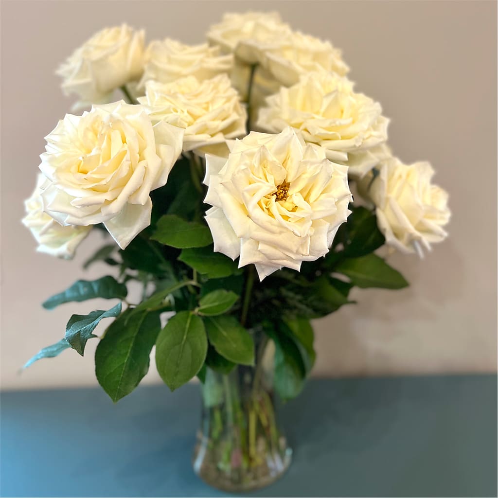 Long Stem Yellow Rose Bouquet –  Greater Kansas City Flower Shop, Kansas City MO