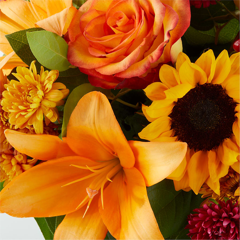 Grateful Centerpiece –  Greater Kansas City Flower Shop, Kansas City MO