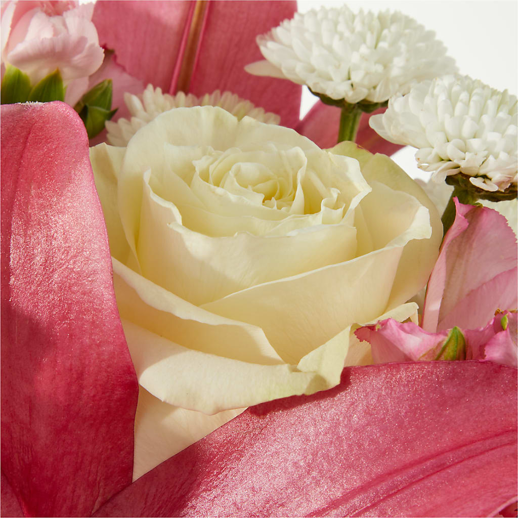 Piece of Cake Bouquet –  Greater Kansas City Flower Shop, Kansas City MO