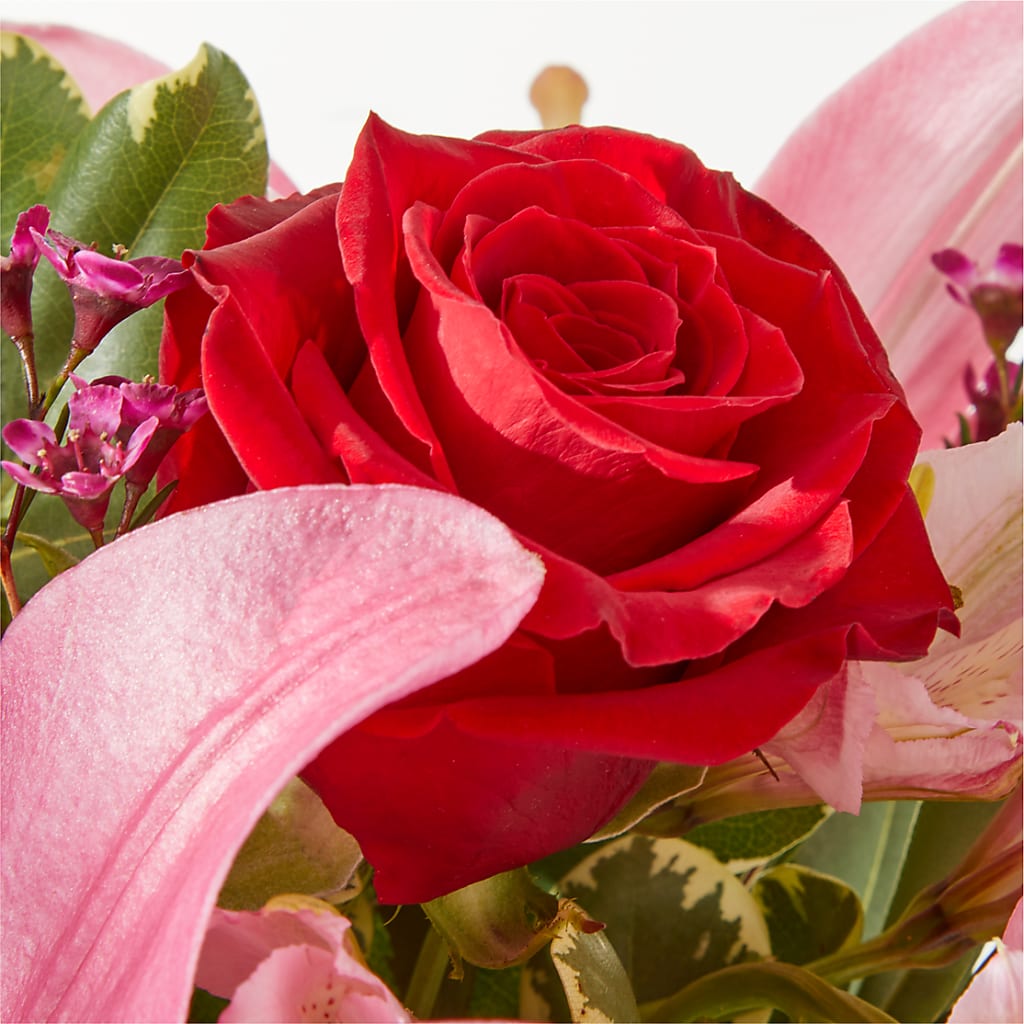 Lucky in Love Bouquet –  Greater Kansas City Flower Shop, Kansas City MO