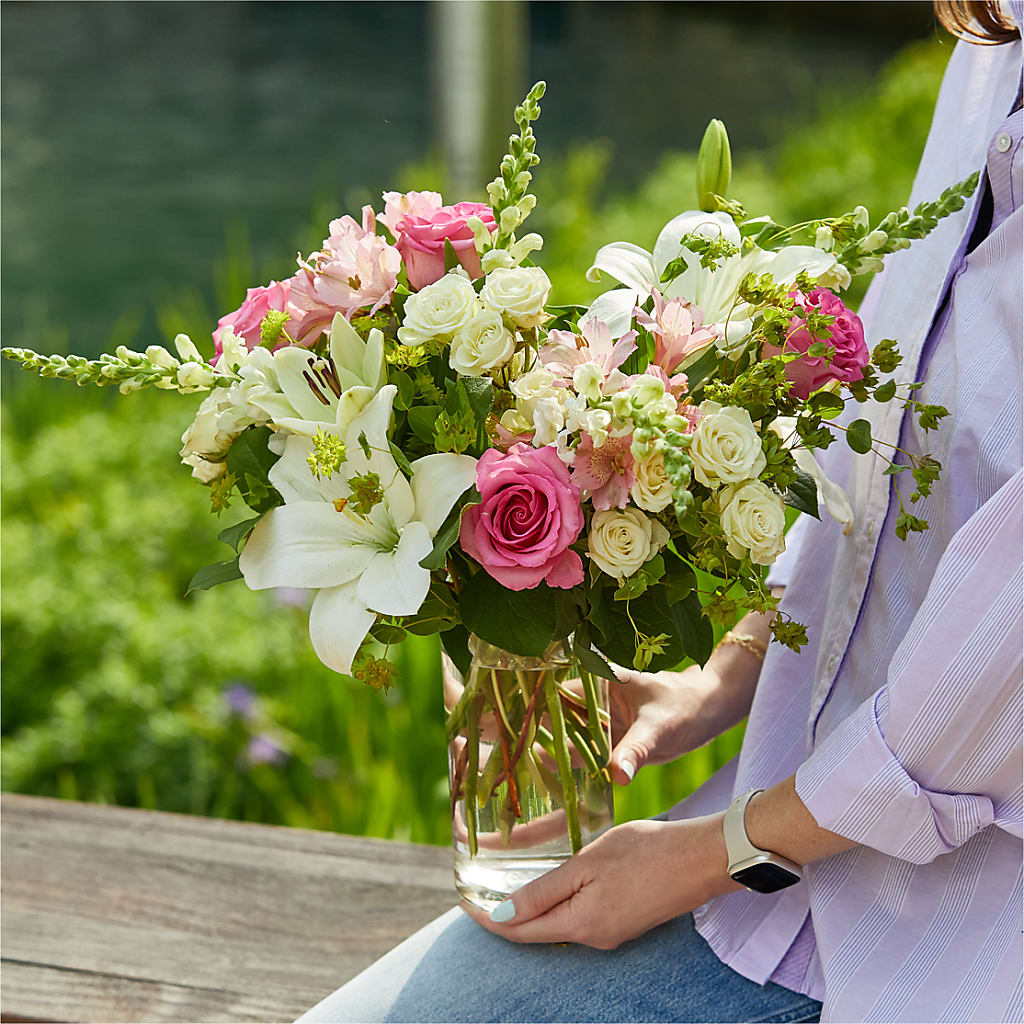 Fondly Bouquet –  Greater Kansas City Flower Shop, Kansas City MO